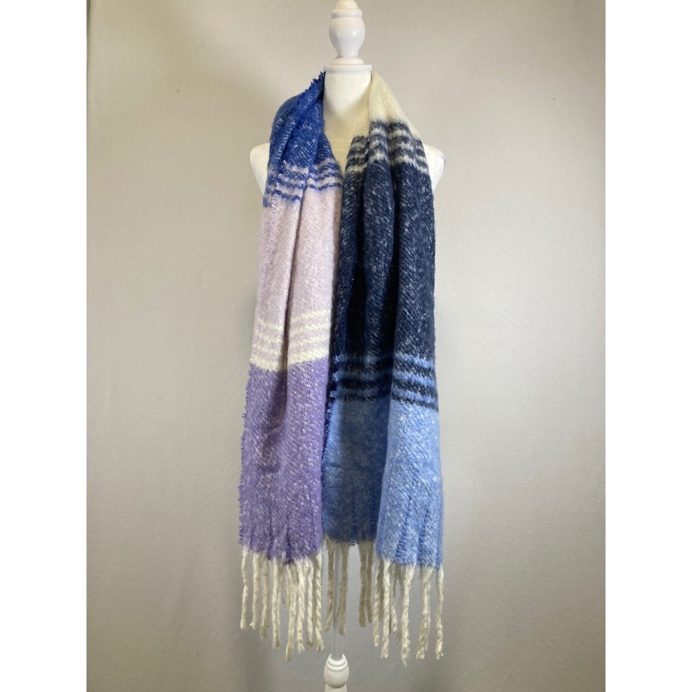 Cozy Winter Aerie Women‎ One Size Blue Purple Colorblock Fuzzy Blanket Scarf
